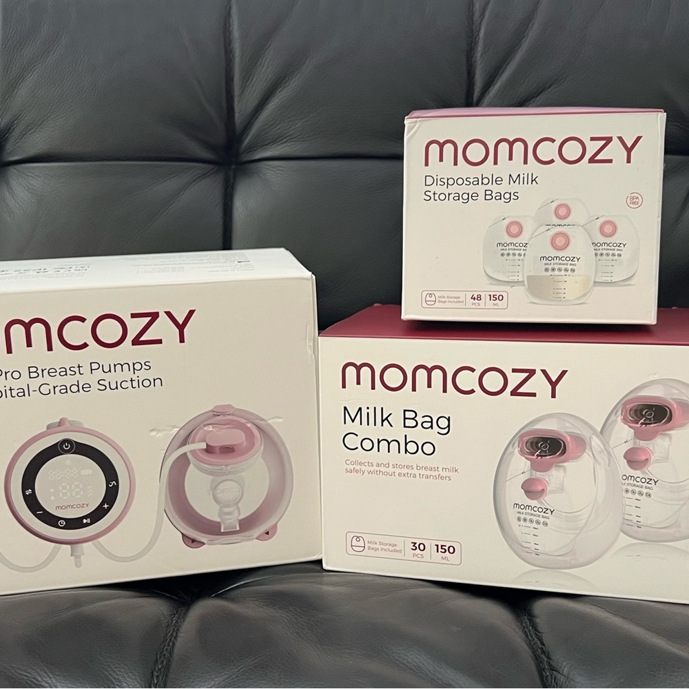 Momcozy Breast Pump and Milk Storage Set